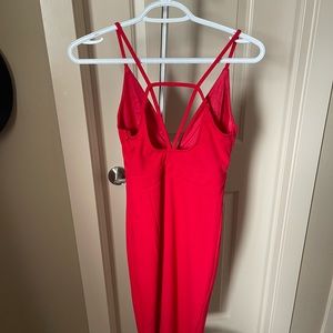 Never worn- Lulu’s red dress